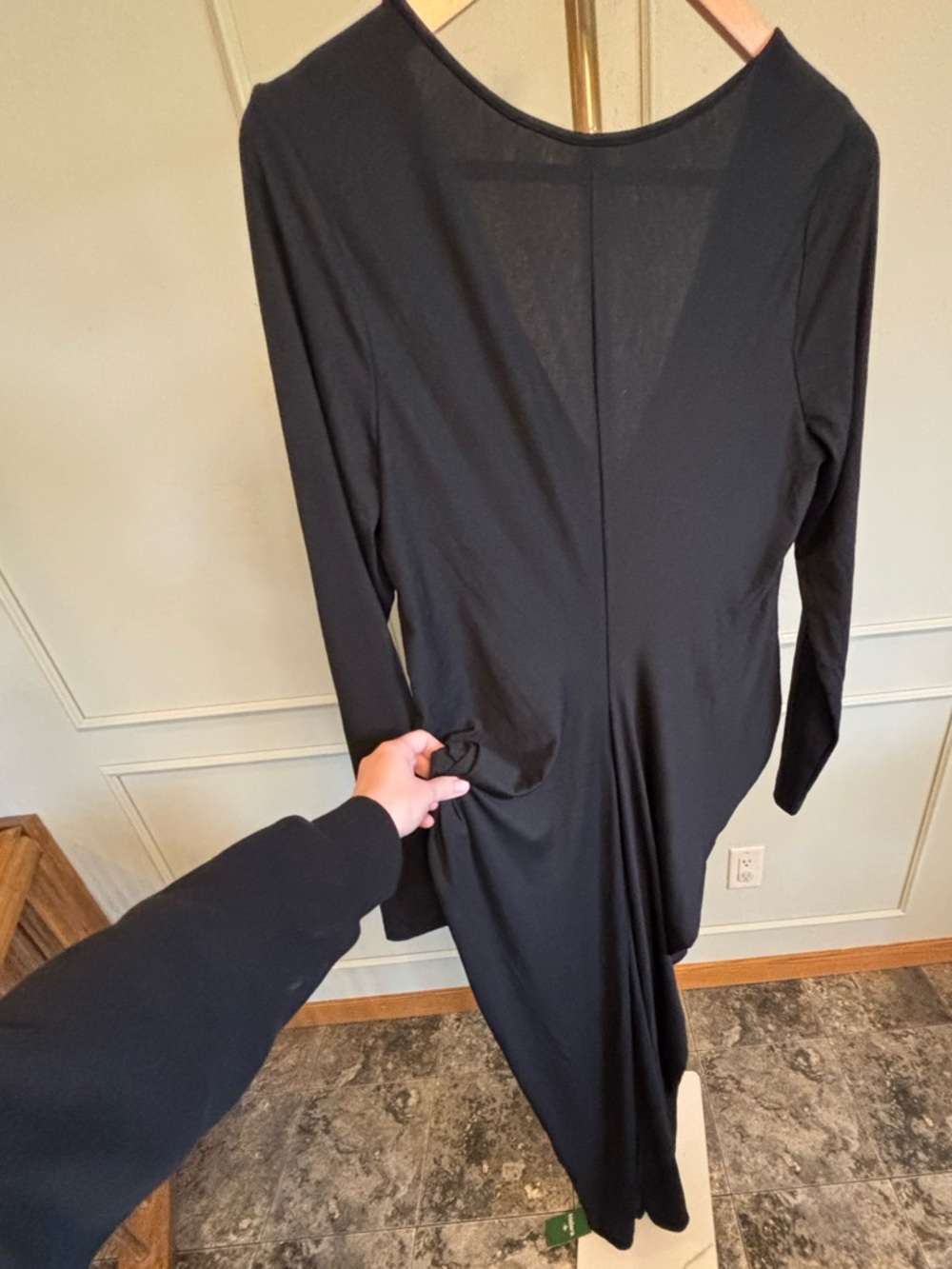 Halara Deep V Neck Long Sleeve
Stacked Ruched Maxi Casual Dress MSRP $52 NWT MED - Picture 6 of 6